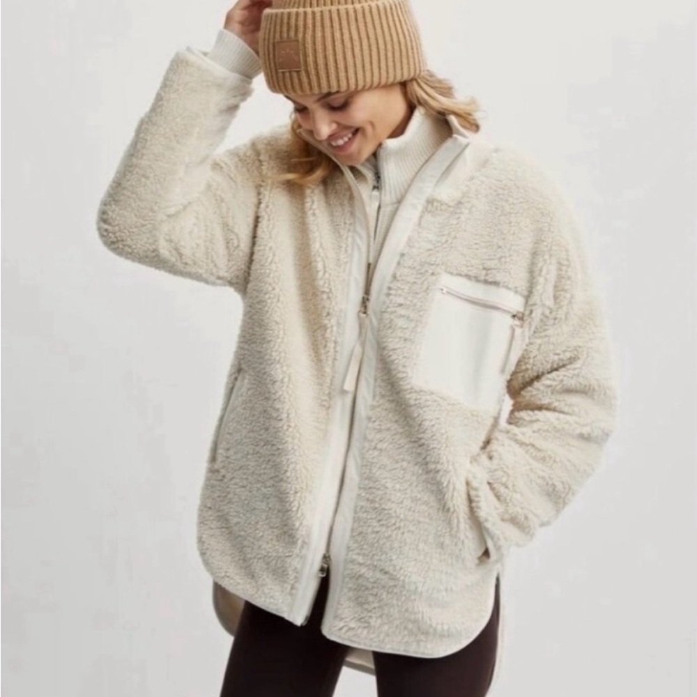 Varley Marney Oversized Fuzzy Jacket Fleece, size S